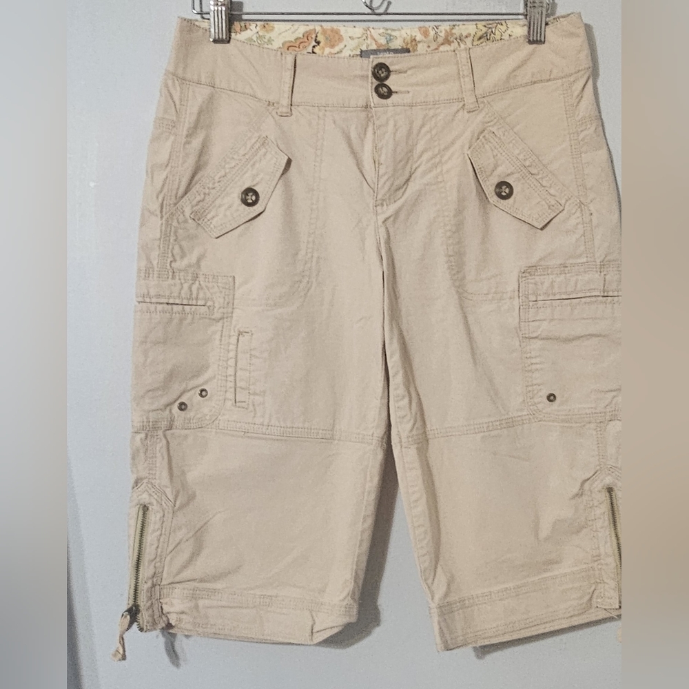 Apt 9 Cargo Bermuda Shorts in Size 6
